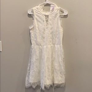 Francesca’s white lace dress